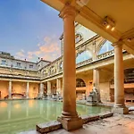 Beautiful Bath Apartment In Central Milsom Street